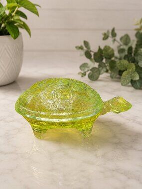 Uranium Vaseline Glass Turtle Jewelry Box with Lid – Glows Under UV Light